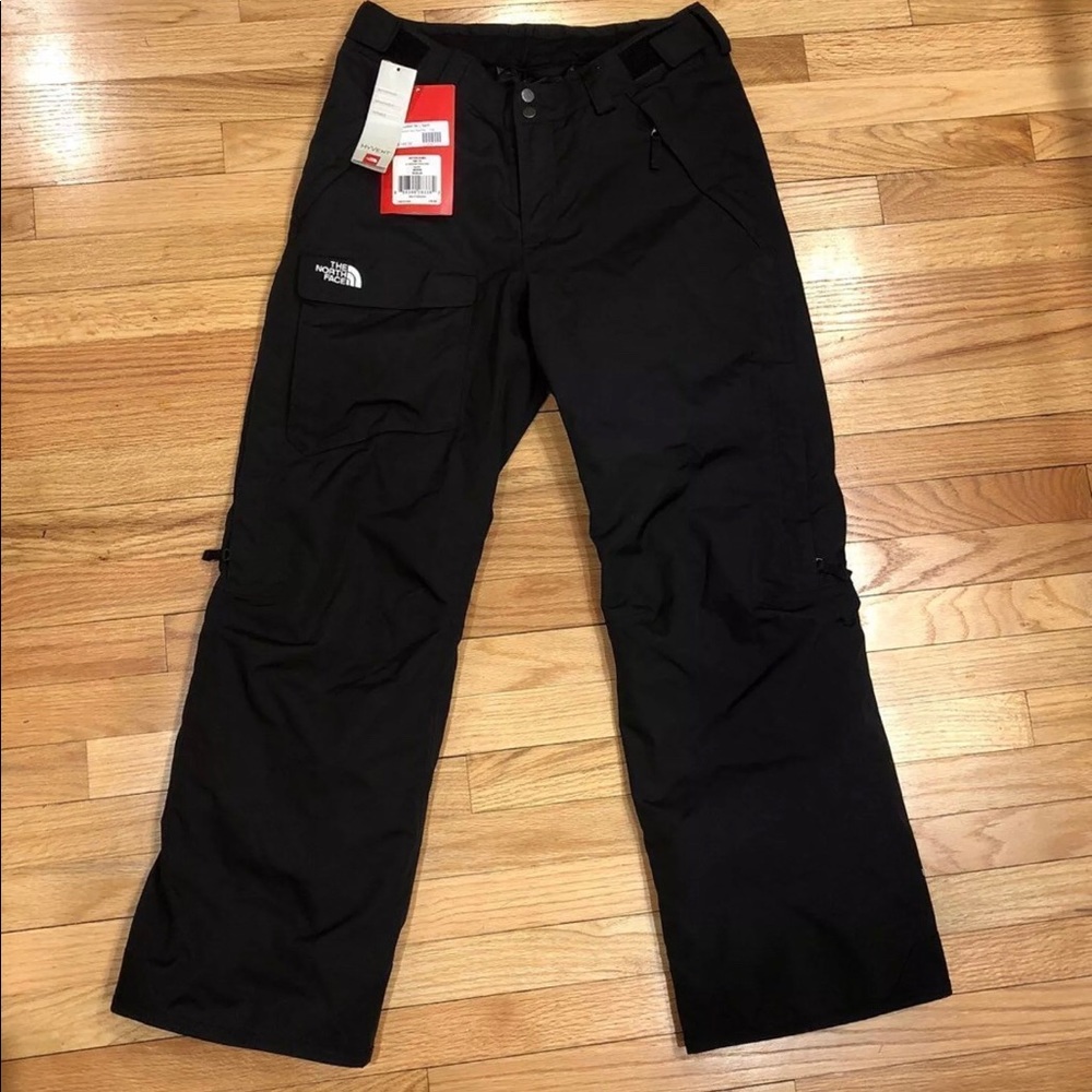 Sold on the Merc app Women’s North Face snow pants